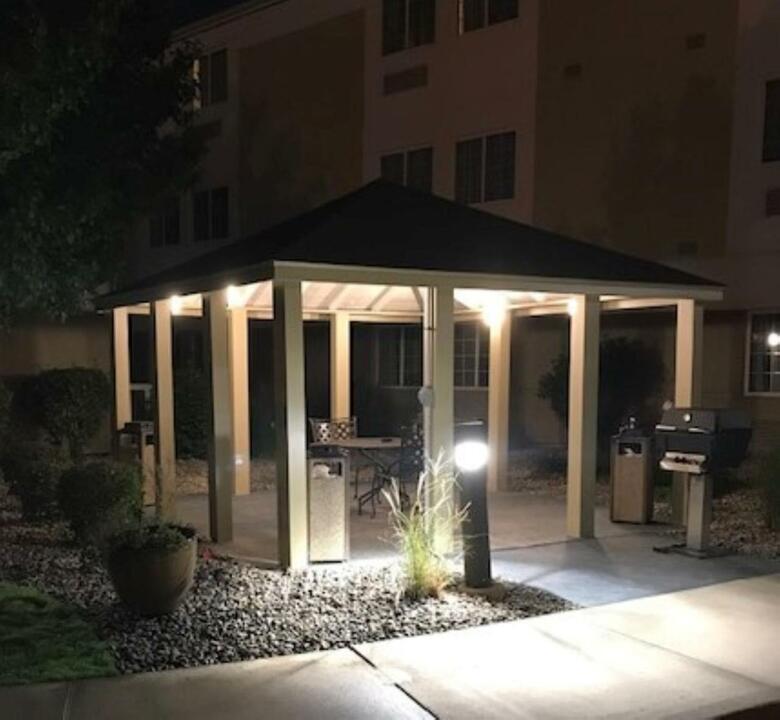 Hotel *candlewood Suites*