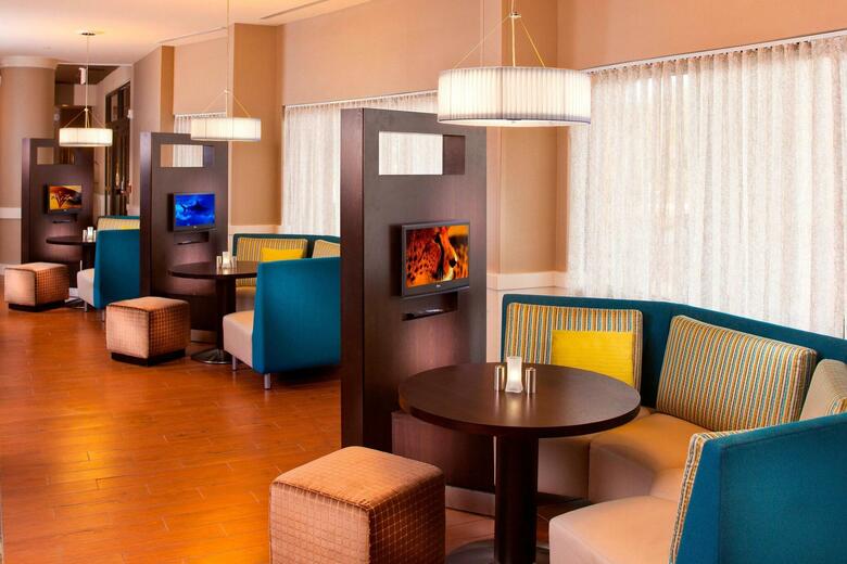 Hotel Courtyard By Marriott