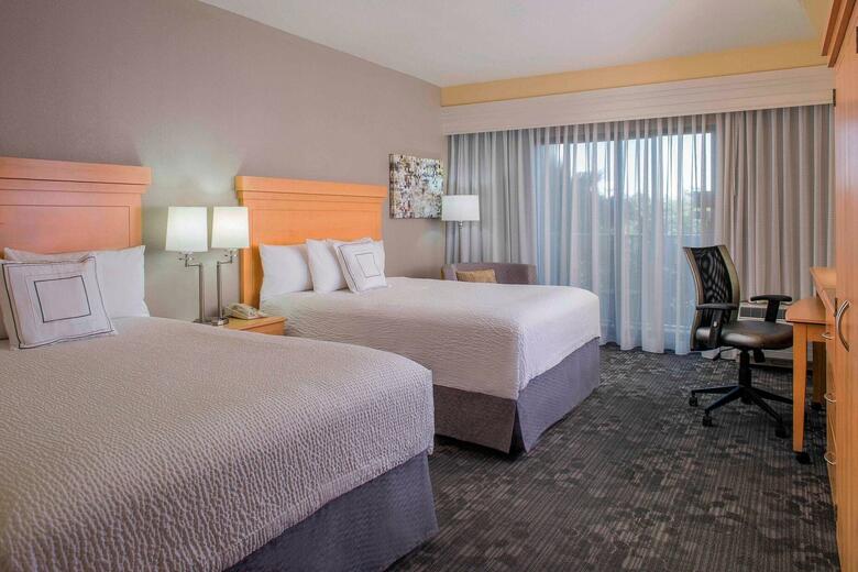 Hotel Courtyard By Marriott