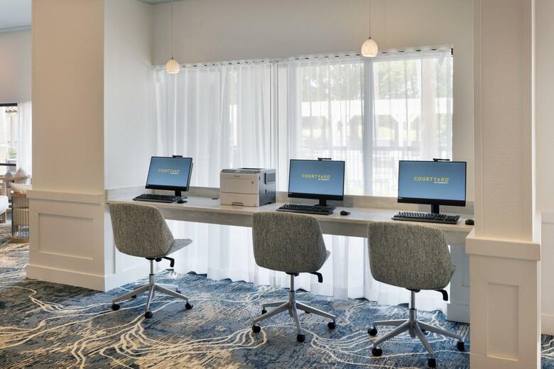 Hotel Courtyard By Marriott