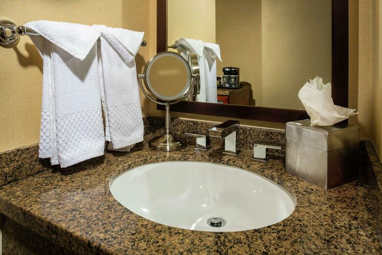 Doubletree Hotel Carson Civic Plaza