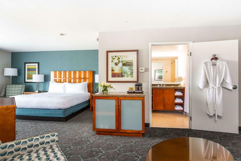 Doubletree Hotel Carson Civic Plaza