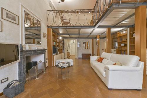 Santa Maria Novella Halldis Apartments