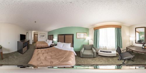 Pyramids Hotel