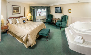 Hotel Black Bear Inn Conference Center & Suites