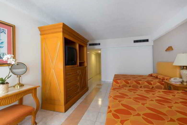 Hotel Krystal Beach Acapulco