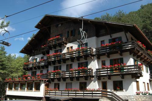 Hotel Garn� Mille Pini
