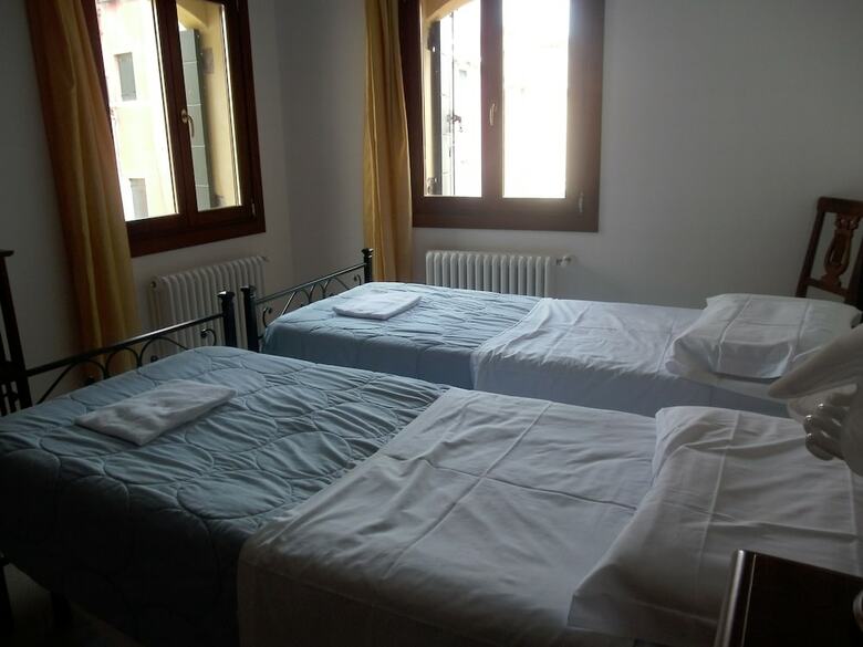 Hostal Sweet Venice