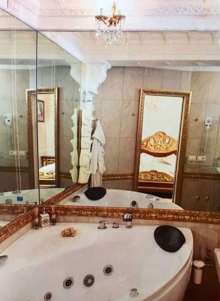 Bed And Breakfast 13