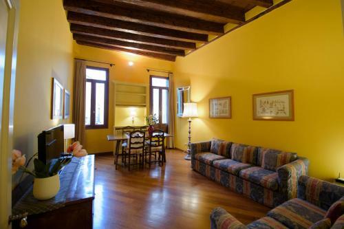 Charming Venice Apartments