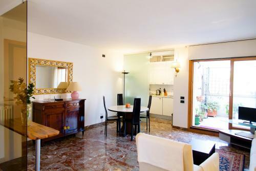 Charming Venice Apartments