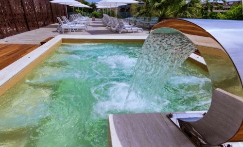 Almaluna Hotel & Resort