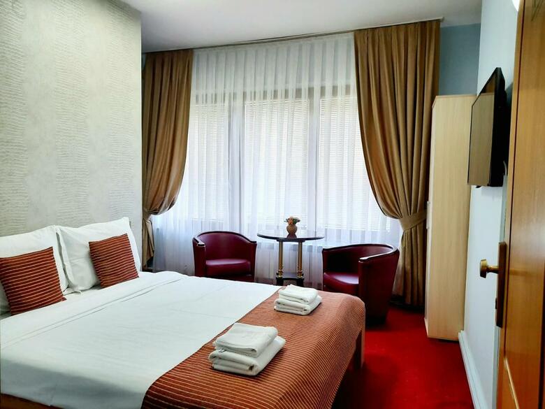 Aristocrat Palace Hotel
