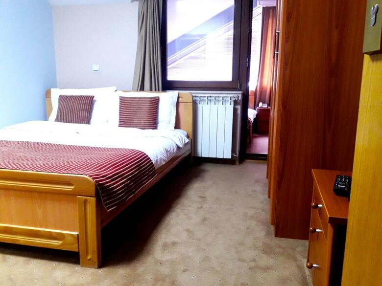 Aristocrat Palace Hotel