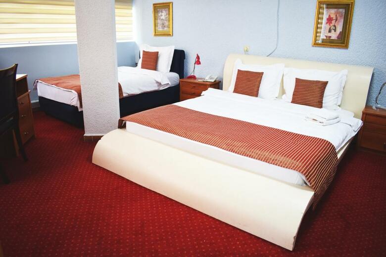 Aristocrat Palace Hotel