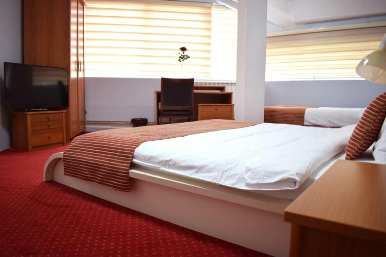 Aristocrat Palace Hotel