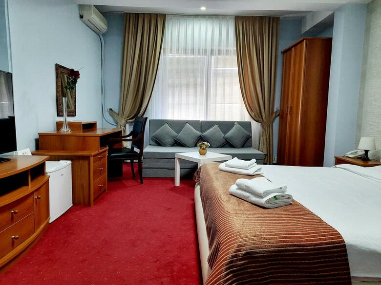 Aristocrat Palace Hotel