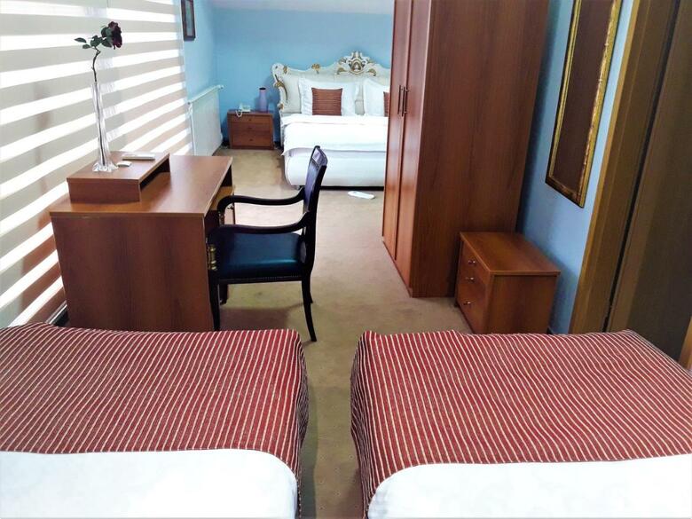 Aristocrat Palace Hotel