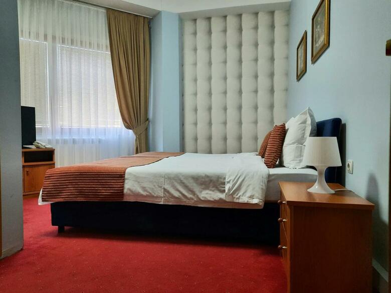 Aristocrat Palace Hotel