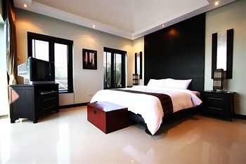 Hotel Palm Grove Resort