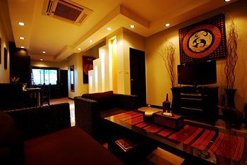 Hotel Palm Grove Resort