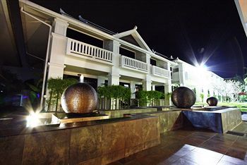 Hotel Palm Grove Resort
