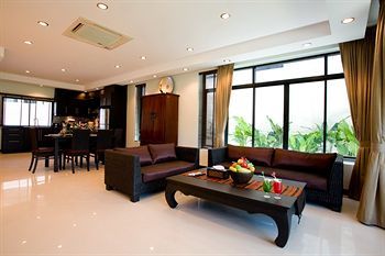 Hotel Palm Grove Resort