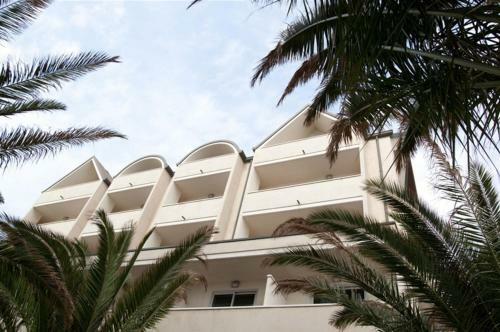 Altamarea Residence & Family Hotel