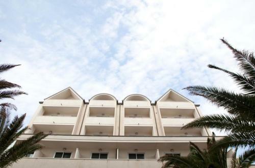 Altamarea Residence & Family Hotel
