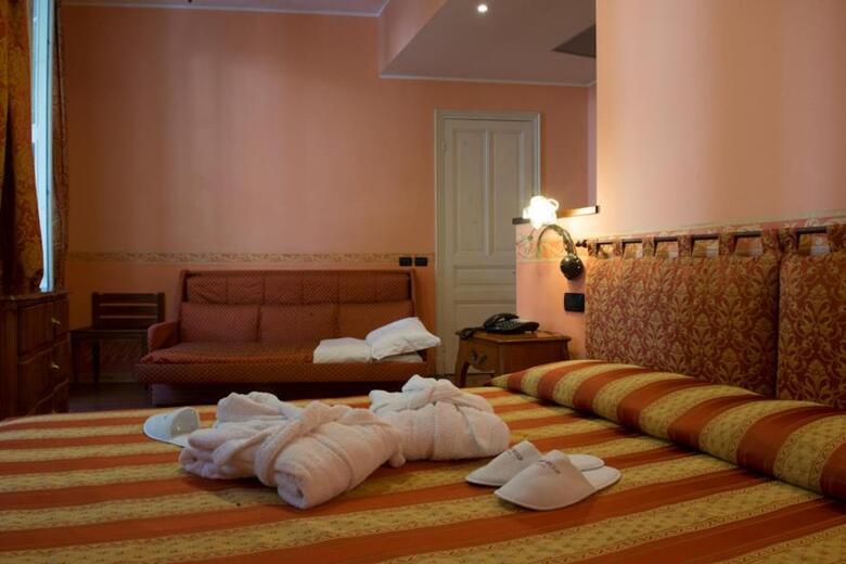 Hotel Belle Epoque
