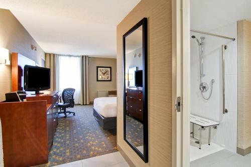 Hotel Holiday Inn Oakville Centre