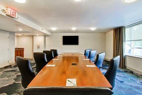 Hotel Holiday Inn Oakville Centre