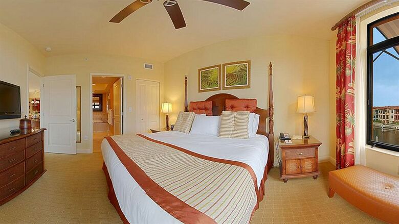 Hotel Naples Bay Resort