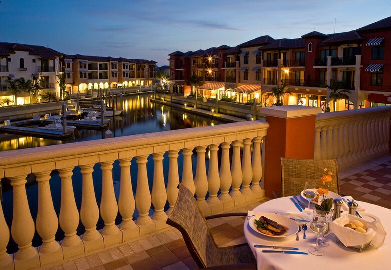 Hotel Naples Bay Resort