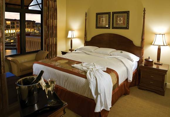 Hotel Naples Bay Resort