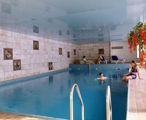 Hotel Logis Hostellerie Motel Au Bois Le Sire