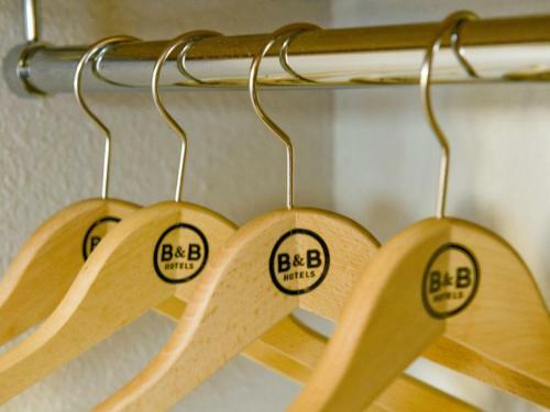 Hotel B&B H�tel Lyon Saint-bonnet Mi-plaine