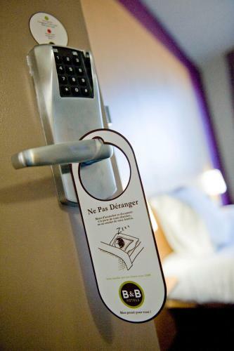 Hotel B&B H�tel Lyon Saint-bonnet Mi-plaine