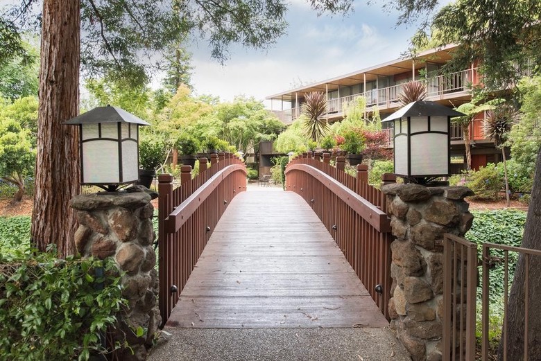 Hotel Creekside Inn