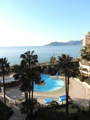 Cannes Front Beach Pools Apartment