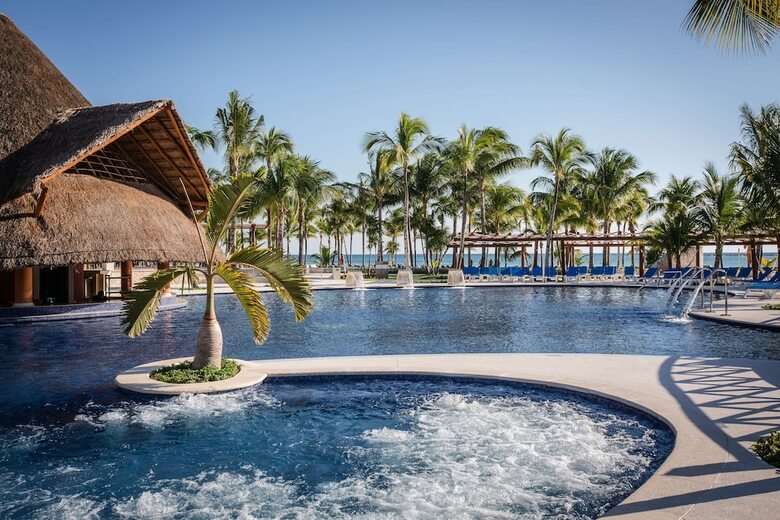 Hotel Barcelo Maya Caribe