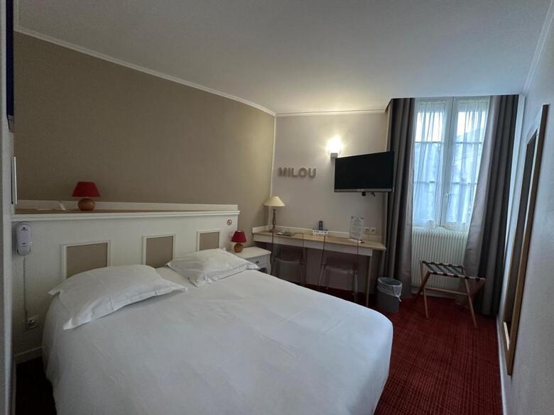 Hotel H�tel Restaurant Le Monarque