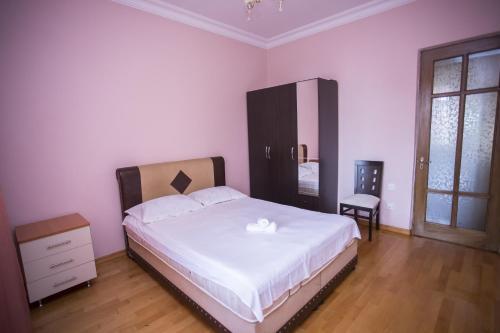 Demetre Apartment