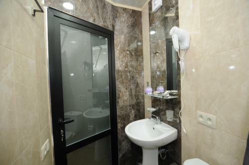 Hostal City Hotel