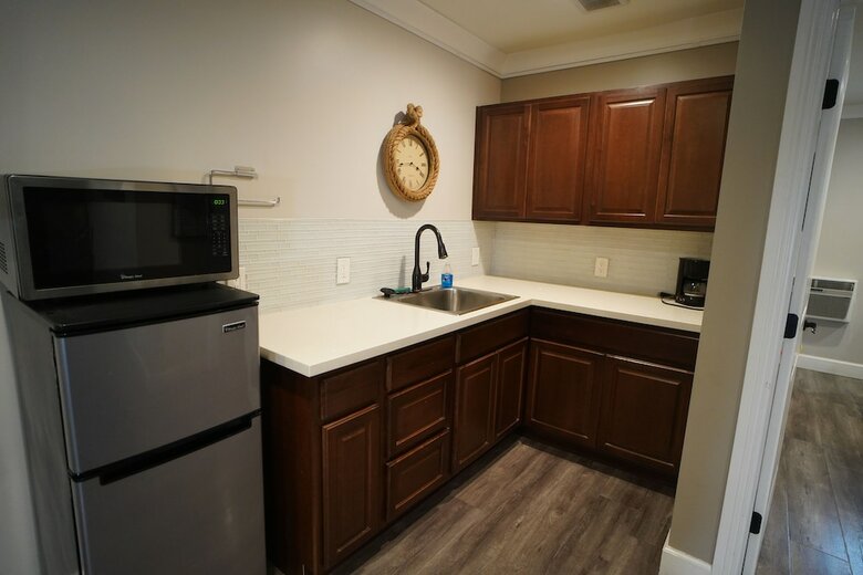 Hotel Anaheim Executive Inn & Suites