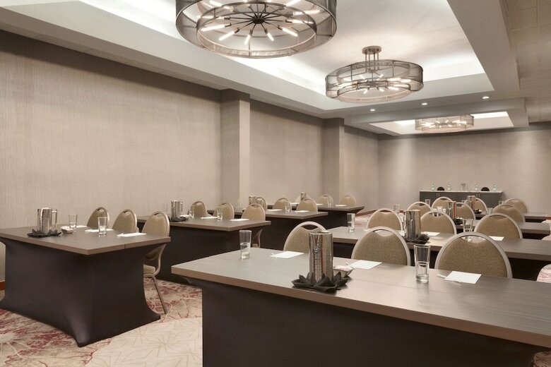 Hotel Embassy Suites Irvine - Orange County Airport