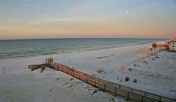 Hotel Resortquest Rentals At Islander Condominiums