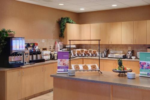 Hotel Pomeroy Inn And Suites Dawson Creek