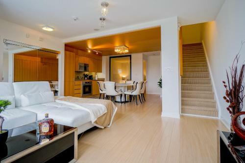 Hydewest - Iceboat Terrace Furnished Townhome