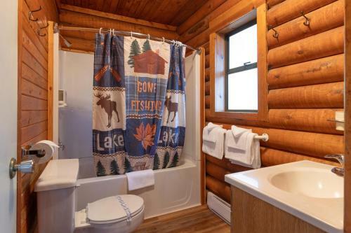 Hotel Cusheon Lake Resort